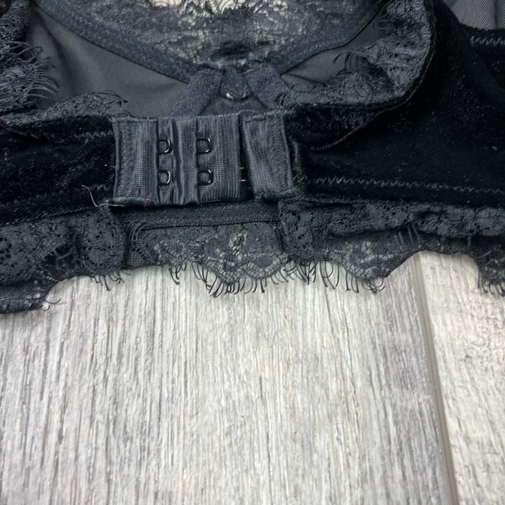 32A Free People‎ Black Velvet Bralette - Picture 5 of 12
